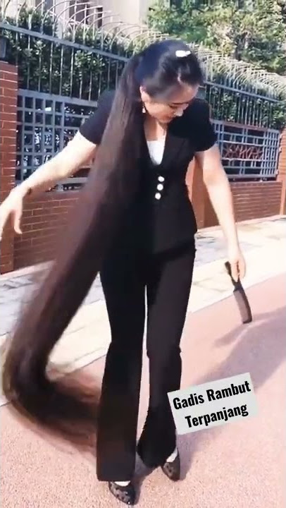 Gadis Cantik Rambut Panjang