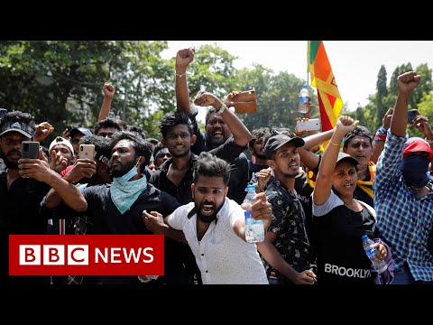 Sri Lanka protesters storm prime minister's office - BBC News
