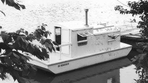 Shantyboats as Tiny Homes - Retreat, a story from 1943