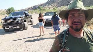 4x4 Truck is stack soft Soil, He Gets Helps From other 4X4 Truck screenshot 3