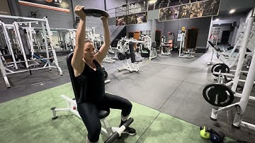 Desenvolvimento Sentado com Anilha - Treino Deltoide (Ombro)