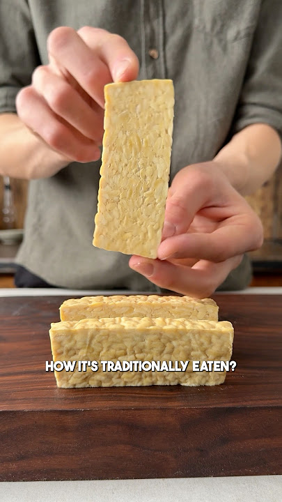 THIS is how tempeh is traditionally eaten?! Tempe Orek 🇮🇩 #shorts
