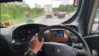 pemandangan dari tempat duduk pemandu bas ekspress dua tingkat malaysia .(JALAN JEM)