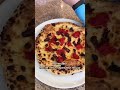 Пицца с раковыми шейками, беконом и томатной сальсой