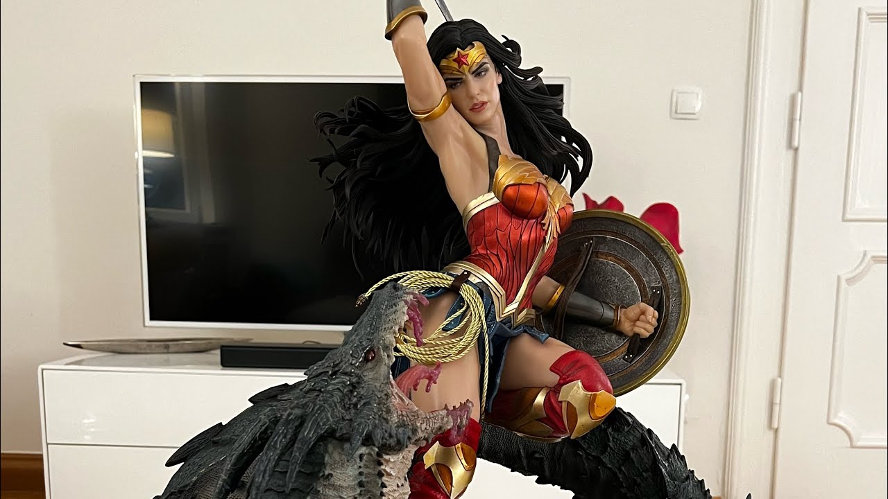 Detailed Review of Wonder Woman vs Hydra Prime 1 Studio - YouTube