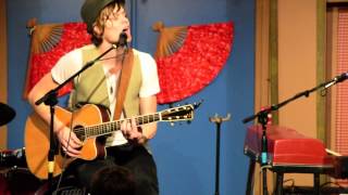 Shane Henry Performs \