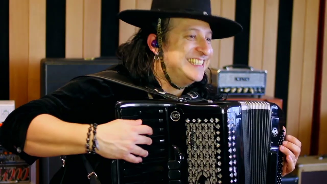 Baile em São Chico e Balanço do bugiu ao vivo no Studio @GravadoraJardimElétrico @AZS-n5c