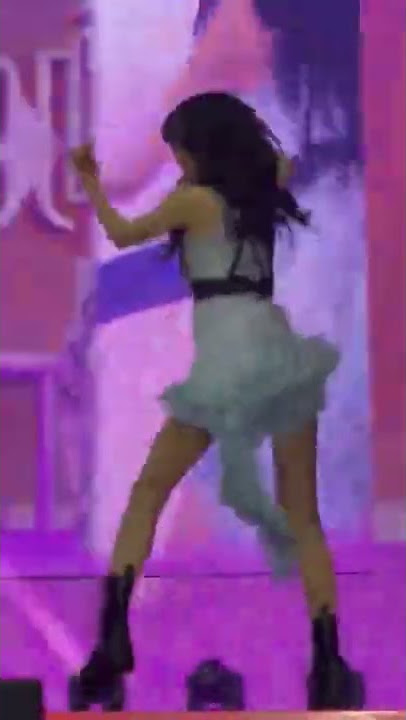 Seola twerking.. helppshdggsjsk 💀