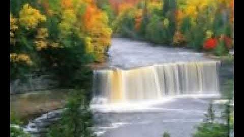 (وألقيت عليك محبةً منى ) جزء من سورة طه بصوت مشارى العفاسى