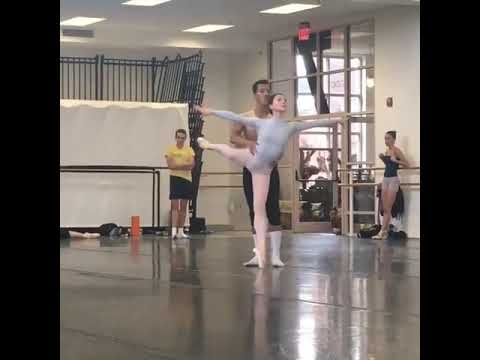 “@misakuranaga & @irlansantos in PasParts 2018 🎀 #ballet a”