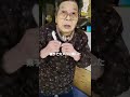 95歳のひいおばあちゃん素手でカメムシを潰す。