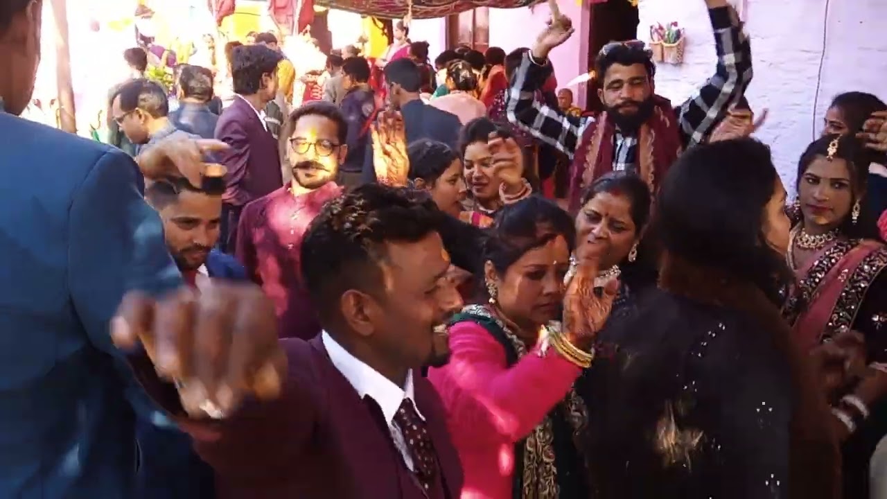 जौनसारी ढोल सुमित भाई की शादी में  हमारे गांव मेें पहली बार ,