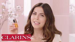 How to Achieve Beautiful Lips with Lip Comfort Oil | Simply Sona | Make-Up Tutorial | Clarins
Subscribe: http://www.youtube.com/channel/UC_7lNVaR-bVxeQwPRta5RyQ?sub_confirmation=1
About Clarins
The French skin expert since 1954 and the #1 prestige brand in Europe*.
Once upon a time in Paris, a visionary man named Jacques Courtin-Clarins opened a beauty spa. Guided by his instinct for beauty, respect for women and immense love for nature, he created plant-powered formulas that changed the world of skin care forever. Today, his legacy lives on in our proudly family-run company, iconic products and innovative, sustainable approach.
With unique expertise in Phyto-chemistry, Clarins Laboratories are considered pioneers in the fields of plant science and technology. The brand values are rooted in an ongoing dialogue with women, an abiding respect for nature and people, and commitments to sustainable sourcing, including Le Domaine Clarins—our organic farm and open-air laboratory in the French Alps. Clarins is accelerating its sustainable actions to become a Certified B Corporation by 2023. Currently carbon neutral the company will further reduce its carbon footprint by 30% and become 100% plastic neutral using 100% recyclable packaging by 2025. Partners include: Pur Projet – over 440,000 trees planted to date, Plastic Odyssey – a three-year expedition across three continents, 30 stopovers to fight against plastic pollution, and FEED — over 36 million school meals provided to children in need by the end of 2021.
Clarins is skin care, make-up and all things beauty, at every moment of your life.
* Prestige face care product sales value in 2011 / Sources: France, UK, Italy & Spain (NPD), Germany (IRI), Switzerland & Netherlands (Nielsen).
Visit Clarins US: https://www.clarinsusa.com/
Find us on social:
Facebook: https://www.facebook.com/ClarinsUS/
Instagram: https://www.instagram.com/clarinsusa/
Twitter: https://twitter.com/clarinsusa
#ClarinsSkincare #SkinSolutions #ClarinsMakeup #Clarins
How to Achieve Beautiful Lips with Lip Comfort Oil | Simply Sona | Make-Up Tutorial | Clarins
https://youtu.be/zDbHMN057Nc
https://www.youtube.com/channel/UC_7lNVaR-bVxeQwPRta5RyQ How to Achieve Beautiful Lips with Lip Comfort Oil | Simply Sona | Make-Up Tutorial | Clarins