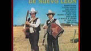 Video thumbnail of "Como Florecita - Los Invasores De Nuevo Leon"