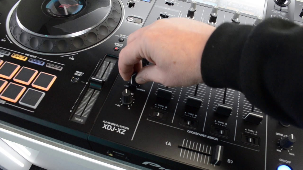 Pioneer DJ XDJ-XZ @ Phase One - YouTube
