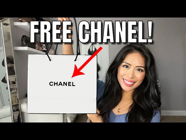 run to nordtrom to get this free chanel makeup bag 🤍 i got mine with