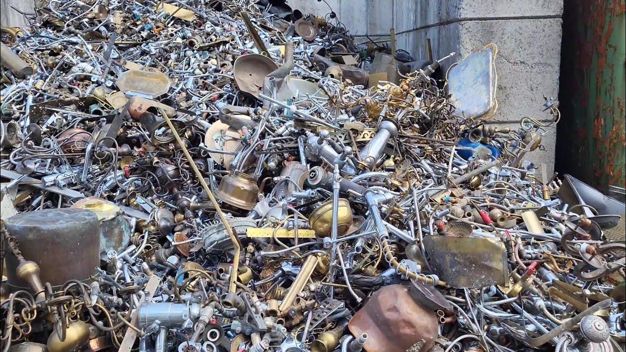 Бельгийский металлолом сошёл с ума! Гора медалей и золотая пепельница?!