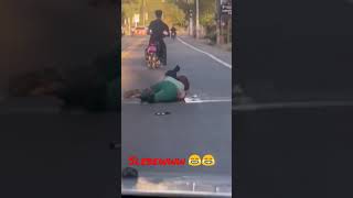 Viral Dua Cewek Berkelahi Di Atas Motor