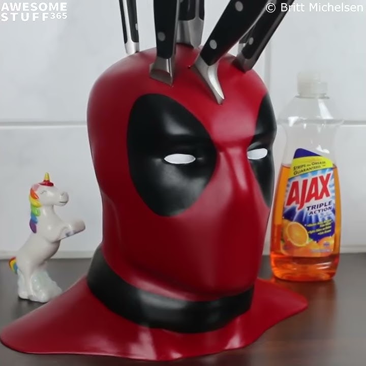 Just finished making this Deadpool knife block. Files are from thingiverse.  : r/3Dprinting