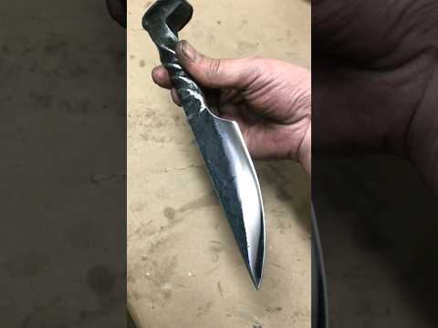 Кованый нож из