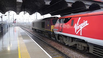 DB Thunderbird Class 67 67024 drags failed Virgin East Coast Class 91 91109 away from Peterborough