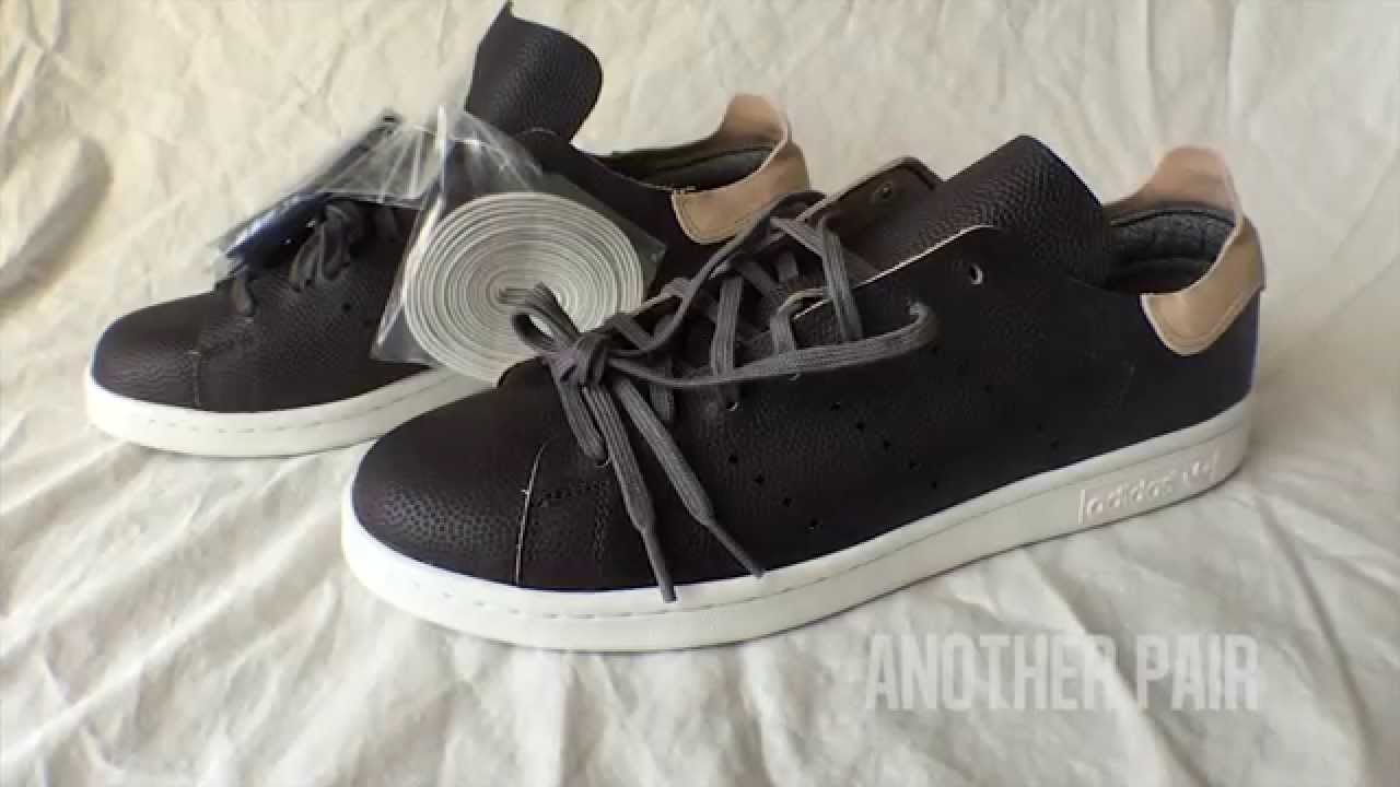 Box: Adidas Wings + Horn Stan Smith 