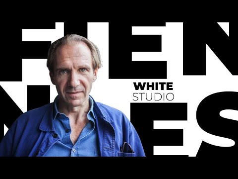 Video: Valor neto de Ralph Fiennes: wiki, casado, familia, boda, salario, hermanos