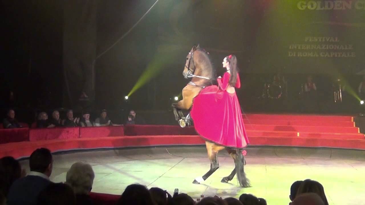 spettacoli equestri Festival Internazionale Golden Circus Laura Magic Horse Show
