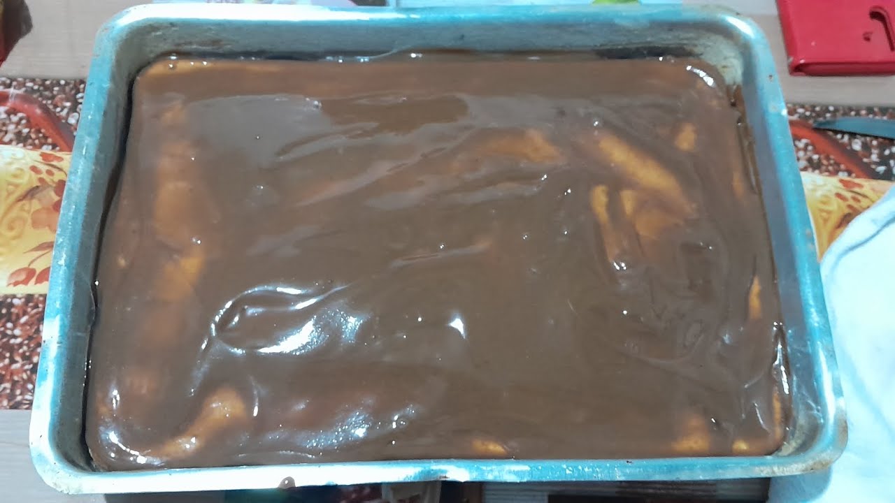 CAFÉ DA TARDE + BOLO COM COBERTURA DE CHOCOLATE