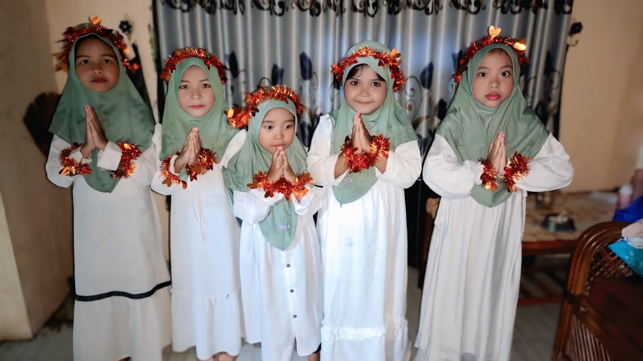 TARI SURGA DIBAWAH TELAPAK KAKI IBU