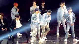 [fancam]190616 GOT7 2019 WORLD TOUR ‘KEEP SPINNING’ IN SEOUL 아띵카러뷰‼‼‼ PAGE 마크(MARK)focus