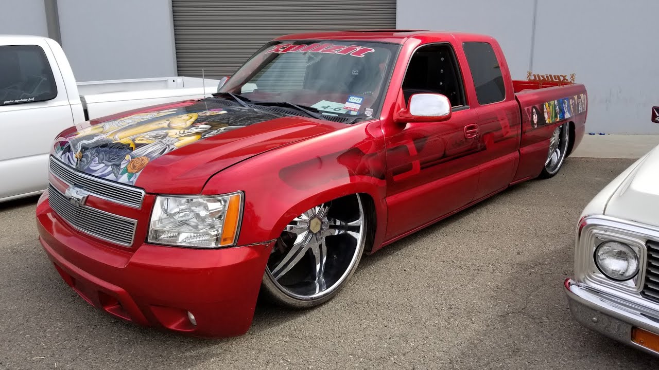 Beautiful Chevy Truck with a crazy Sound system - YouTube