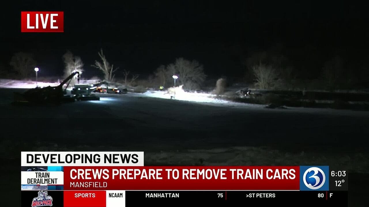 VIDEO: Crews prepare to remove derailed train cars in Mansfield - YouTube