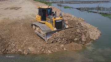 Great Lake Filling Processing Building New Road Use Power Dozer Vs Loader Push Moving Gravel Rock