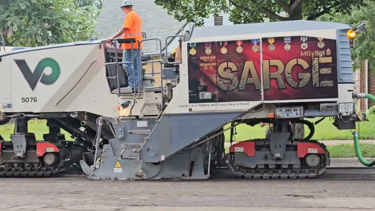 'SARGE': The Asphalt Milling Machine Operated by a 3 Tour Combat Veteran (Korea & Vietnam) 🎖🎖