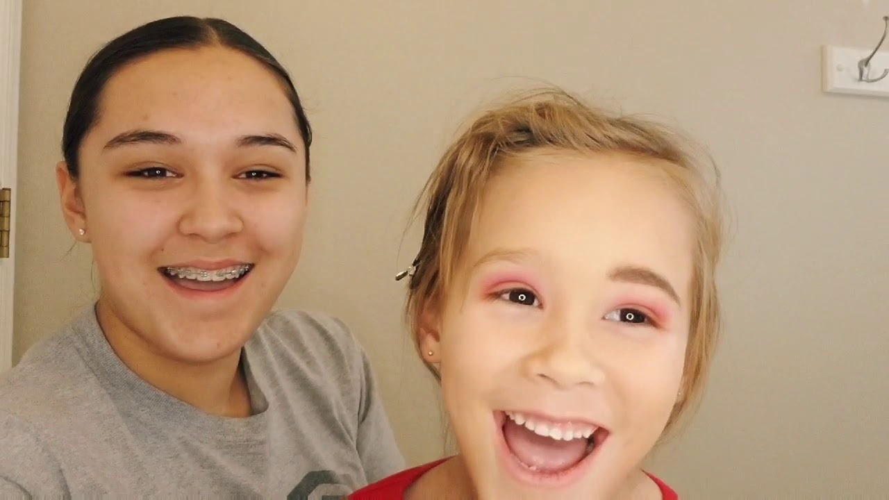 Doing my sisters makeup - YouTube
