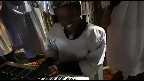 Shembe: Njabulo Ndlazi -   Yaze Yafika leyo  mini {Synthesis}