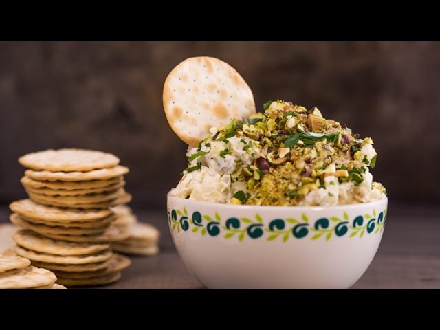 Delicious Dips Holiday Cheese Dip By Trisha Yearwood Rachael Ray Show Youtube