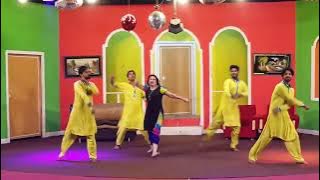 qismat baig FULL HOT AND SEXY MUJRA DANCE