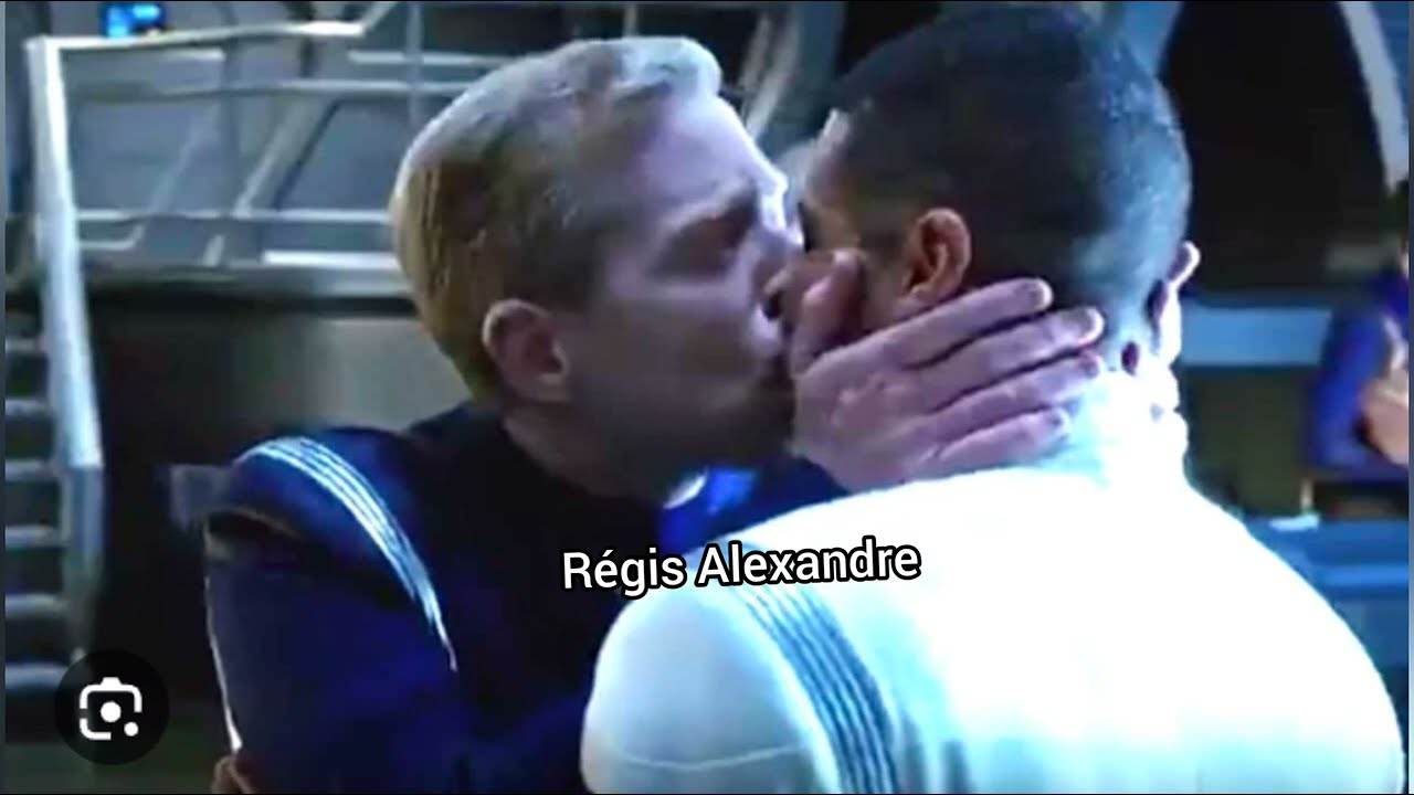 Gay Kiss Star Trek: Discovery Series