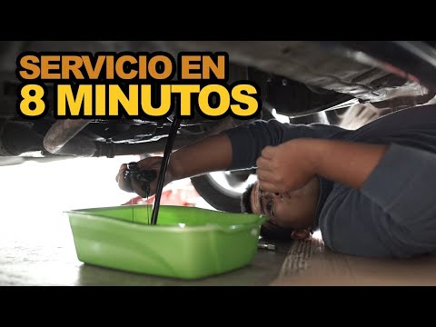 LEARN HOW TO CHANGE THE OIL IN YOUR CAR (TRICKS) | JOAQUIN NEUHAUS