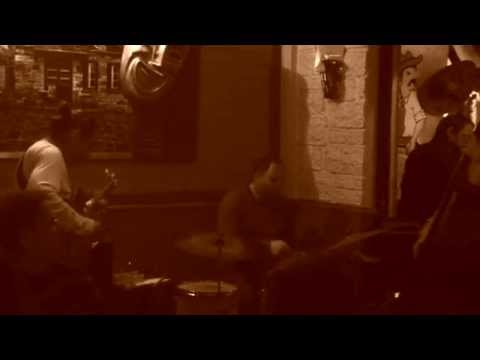 Kostas Maginas trio