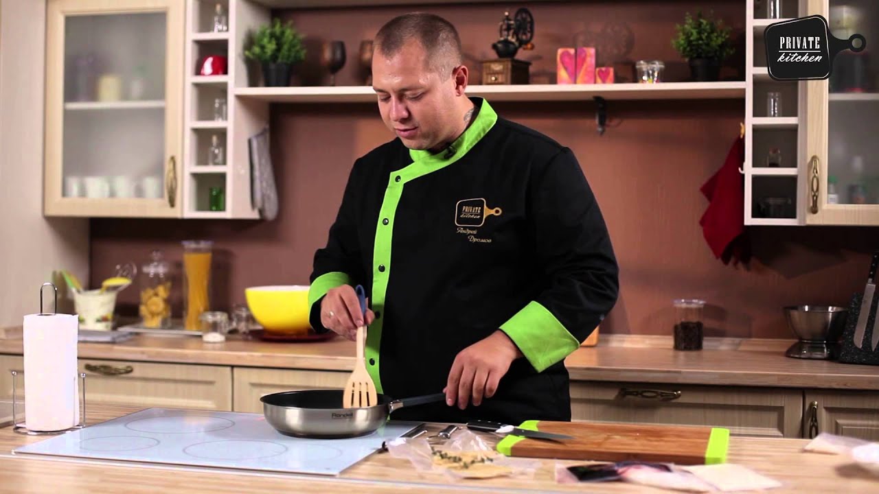 Фуа-гра с карамелизированными яблоками и винным соусом