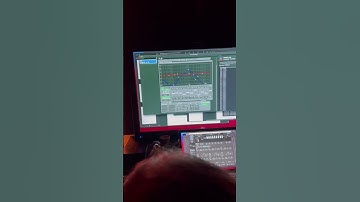 Just got this test of the Source Audio EQ2 as a decently convincing wah