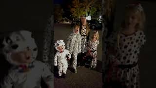 101 Dalmatians Howling At The Moon Halloween Costume Trick Or Treat Disney Monte Mouse Mom Short 4K