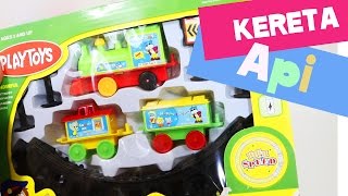 Buka mainan dan main kereta api anak