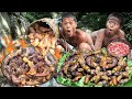 Primitive technology - Chicken heads cooking eating delicious at the forest