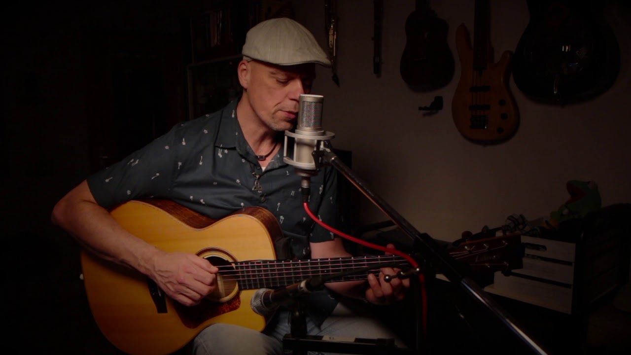 Der Allround Musiker aus Frankfurt • Come closer • Künstler buchen auf www.artistenfuerdich.de