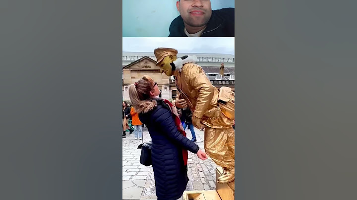 Who says Goldman Statue is not getting kisses at work? ❤️#livingstatue #streetartist  #performer