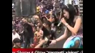 Goyang dumang Dwi Ratna NEW PALAPA